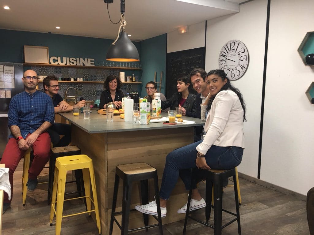 Last Thursday, people had their breakfast together at the kitchen of Coolwork